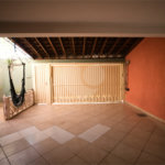 Casa com 4 Dormitórios e área de lazer com piscina