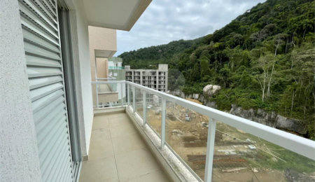 Cobertura à venda com 3 quartos, sendo 1 suíte,  em Praia Grande, Ubatuba, SP