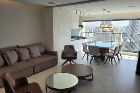 Apartamento com 3 suítes em Moema - 115m²