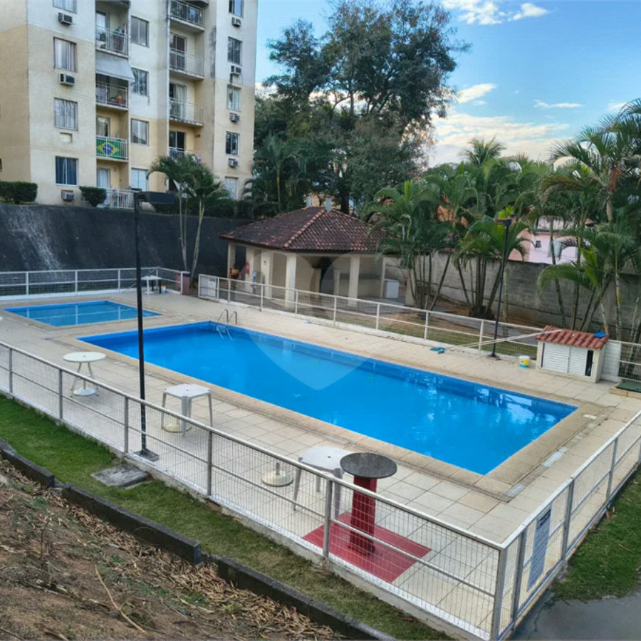 Apartamento de 3 Quartos no Condomínio Rossi – Completo e Pronto para Morar