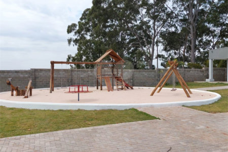 Terreno para venda, dispondo de 251,00 m² .