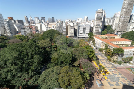 Apartamento de 68m² com 2 Quartos (1 Suíte) e 1 Vaga no Condomínio Downtown - República