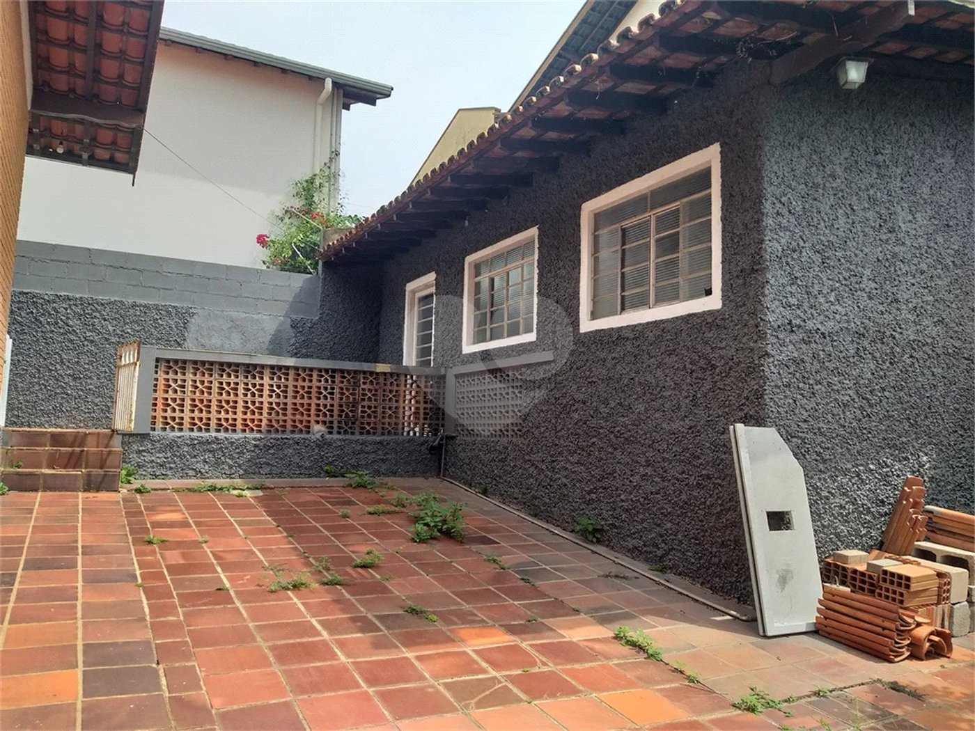 Casa à venda com 4 quartos, sendo 1 suíte,  no Centro, Vinhedo, SP