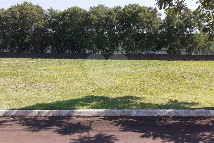 Excelente terreno à venda no condomínio Terras de Piracicaba V - topografia plana - financia