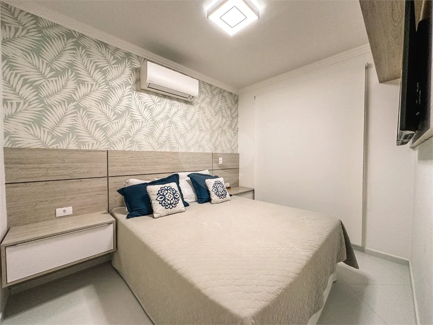 Apartamento à venda com 3 quartos, sendo 2 suítes,  em Riviera de São Lourenço, Bertioga, SP