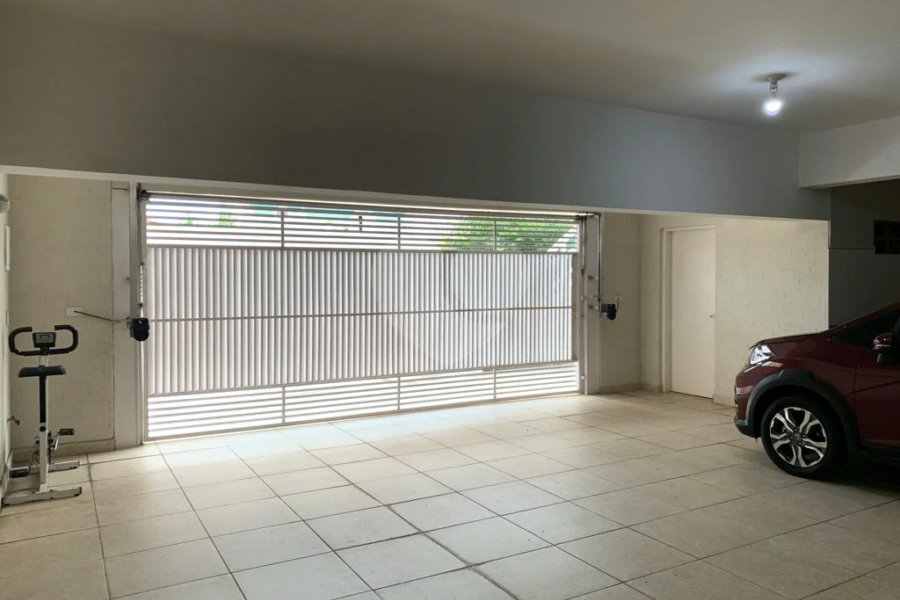 Excelente sobrado com piscina e churrasqueira