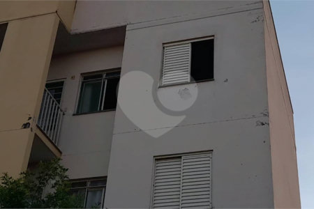 Apartamento no Condomínio Residencial Jardim das Torres