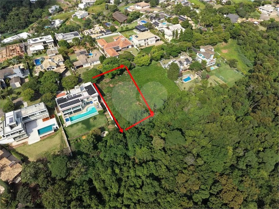 Terreno com 1.500 m2 no Condomínio Residencial Jardim Primavera Louveira SP