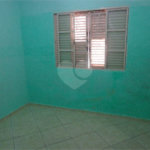 Casa Térrea com 2 dormitórios.