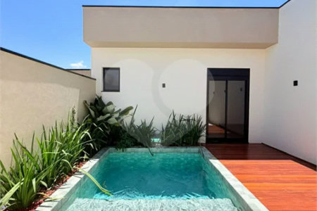 Casa térrea com 3 suítes no Condomínio Residencial Viena em Indaiatuba-SP - Acabamento de alto padrão - R$ 1.690.000,00 - AT 250 m² - AC 158 m² - 3 suítes,, sendo 1 suíte master com closet - Sala para dois ambientes (estar e jantar) - Cozinha planejada com ilha cooktop, forno elétrico e micro-ondas,