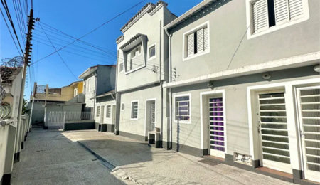 Casa de Vila à venda com 4 quartos, sendo 1 suíte,  em Cambuci, São Paulo, SP