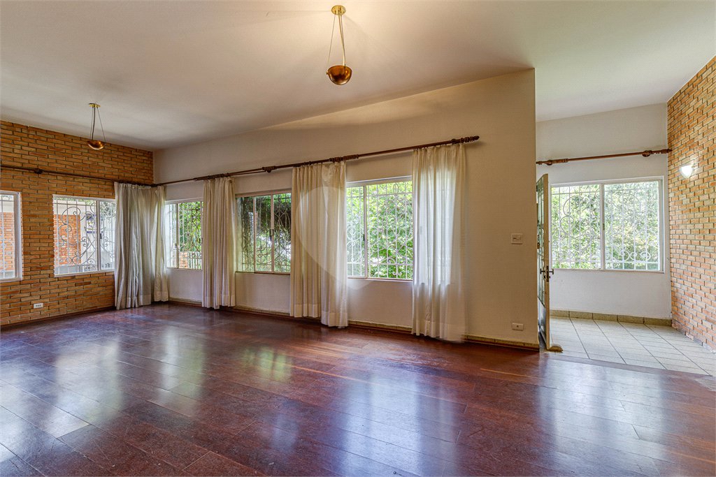 Casa Térrea à venda com 3 quartos, sendo 1 suíte,  em Alto da Boa Vista, São Paulo, SP