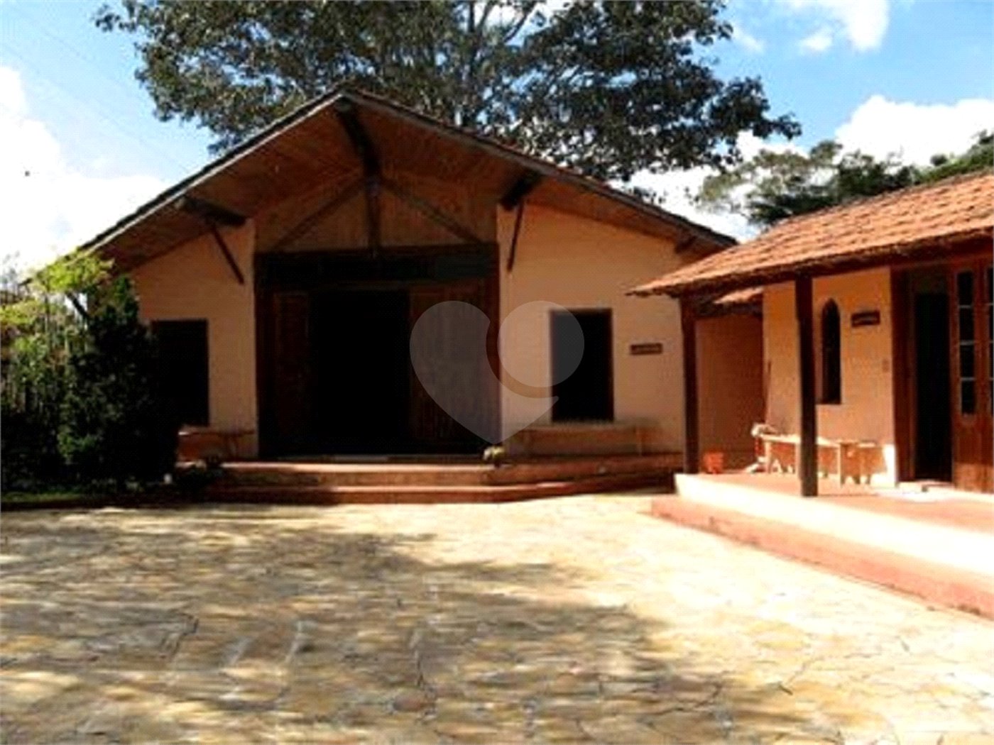 Spa Rural Chácara das Rosas à venda, a apenas 3 km do centro.