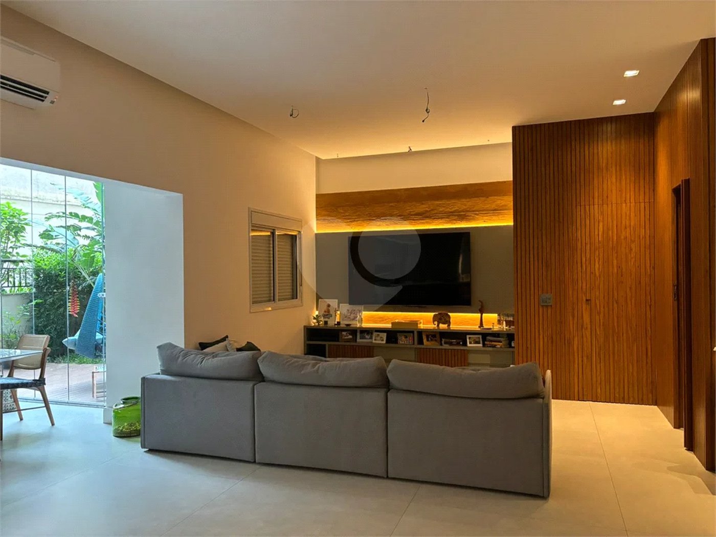 Apartamento Garden na Mooca de 322m² com 3 suítes e 5 vagas.