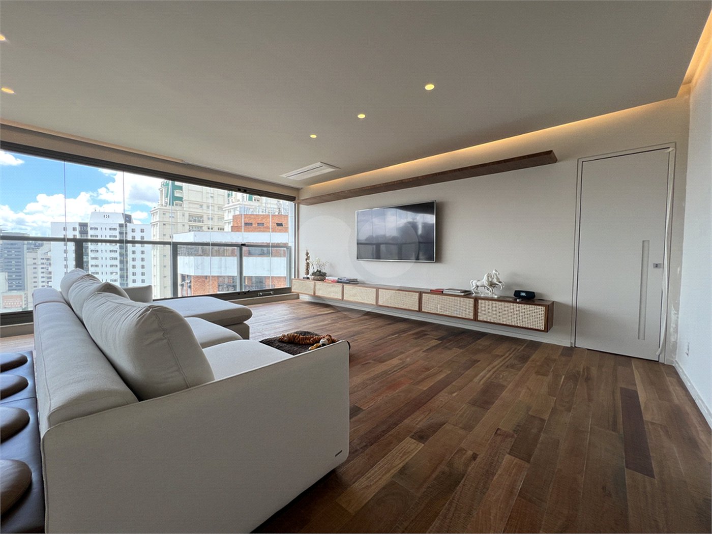 Apartamento de Alto Padrão próximo à Praça Pereira Coutinho