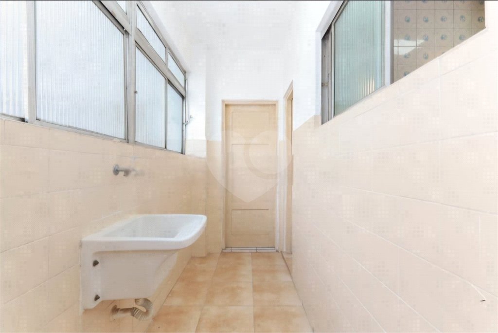 Apartamento espaçoso próximo ao Metrô Santa Cecília com forte potencial de valorização