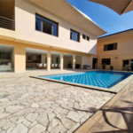 Casa à venda com 4 suítes no condomínio Villa Viana II, Cotia - SP