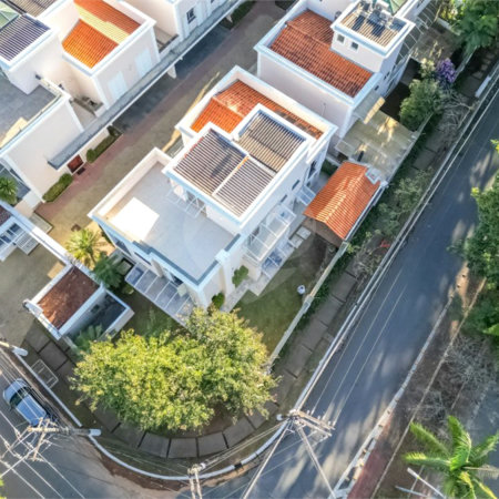 Casa à venda com 4 quartos, sendo 2 suítes, no condomínio Stephanie, São Paulo - SP