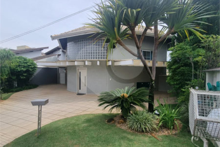 Sobrado à venda ou para alugar com 3 suítes em Villaggio Capríccio, Louveira, SP