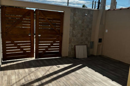 Casa à venda com 2 quartos, sendo 1 suíte, em Nova Itanhaém, Itanhaém - SP