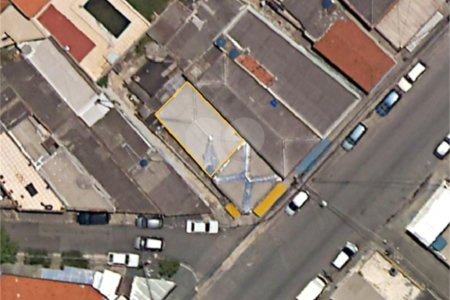 Salão comercial á venda com 153m² de área total, localizado no bairro Parque Edu Chaves.