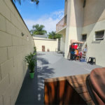 APTO TERREO COM QUINTYAL AMPLO, 2 QUARTOS 1 SUITE ,R$ 440 MIL