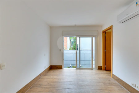Casa de vila com 2 quartos á venda no Alto da Boa Vista, São Paulo - SP