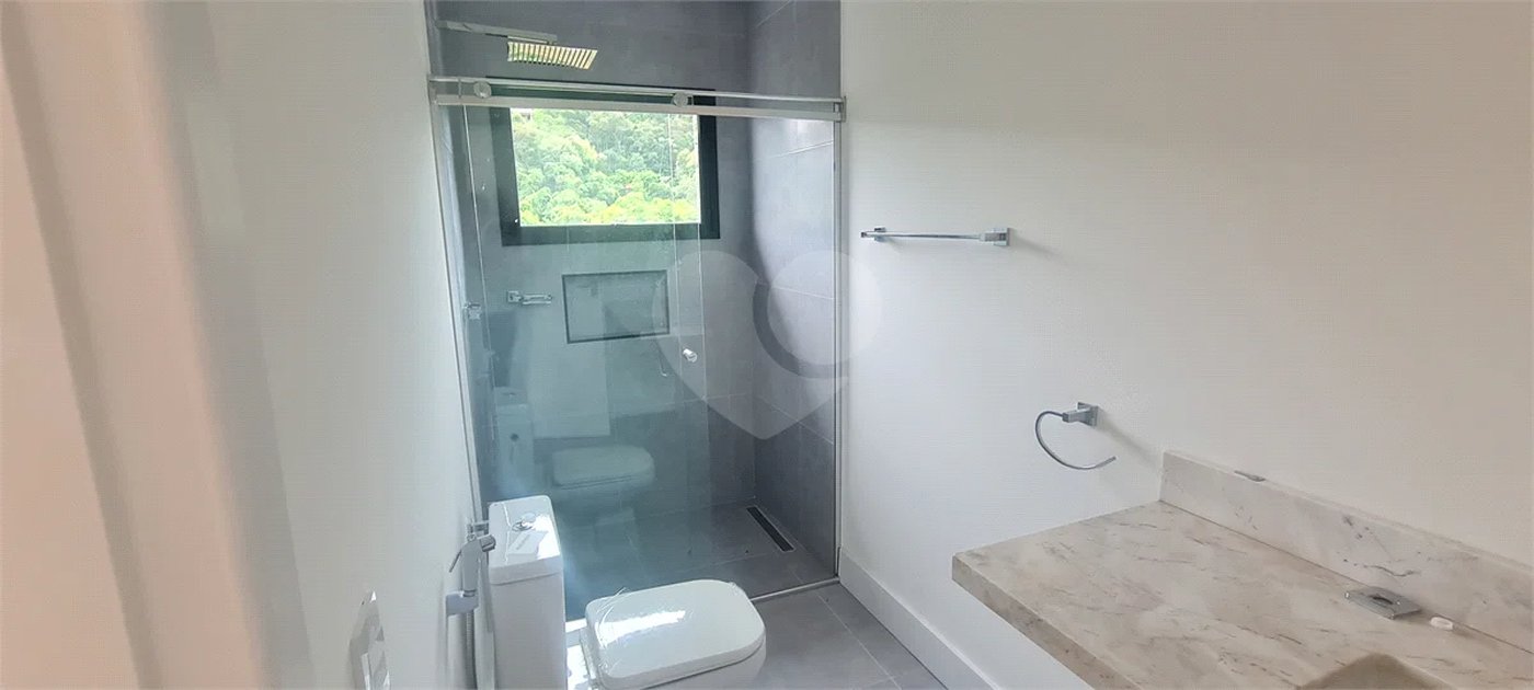 Casa à venda com 3 suítes no condomínio Alpes da Cantareira, Mairiporã - SP