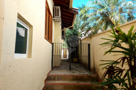 Casa charmosa e elegante localizada no deslumbrante Condomínio Villagio Capriccio Louveira SP