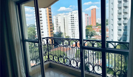 Apartamento à venda com 3 quartos, sendo 1 suíte,  em Campo Belo, São Paulo, SP