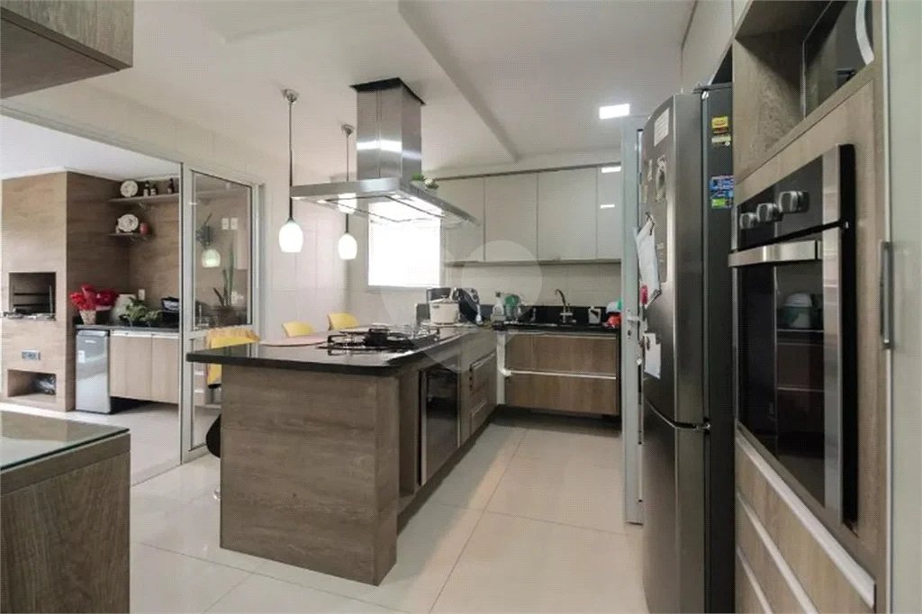 Apartamento na Mooca com 204m² amplo à venda 3 quartos, sendo 3 suítes, e 4 vagas