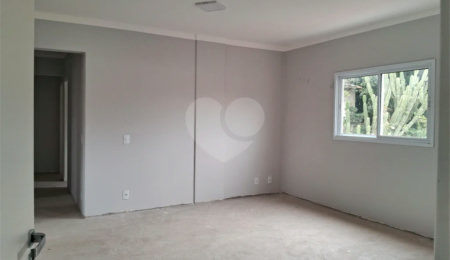 Apartamento à venda com 3 quartos, sendo 1 suíte,  no Centro, Poços de Caldas, MG
