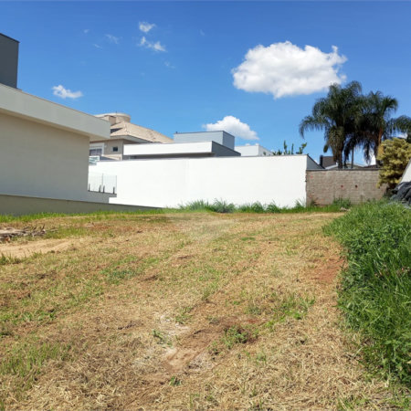 Terreno para venda no condomínio de alto padrão DAMHA II