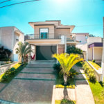 Sobrado à venda em Itupeva – 421,80 m² de terreno – 254,28 m² de área construída – 3 dormitórios – 4 banheiros – 4 vagas de garagem