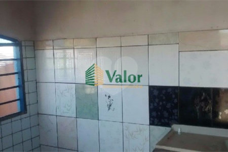 Ótimo salão comercial com uma casa no andar superior