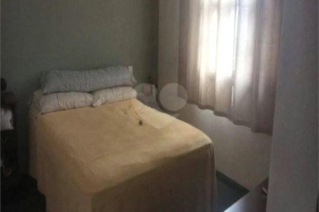 Sobrado à Venda com 150m², 3 Dormitórios, Suíte e Quintal
