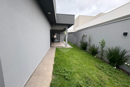Casa á venda no condomínio Damha IV