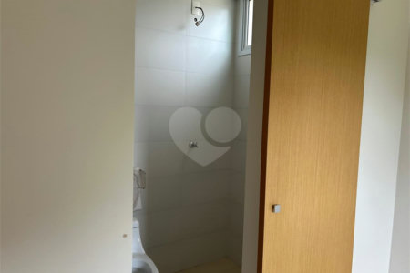 Apartamento a venda de 02 dormitórios