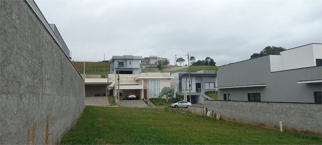 Terreno no Condomínio Santa Isabel II em Louveira
