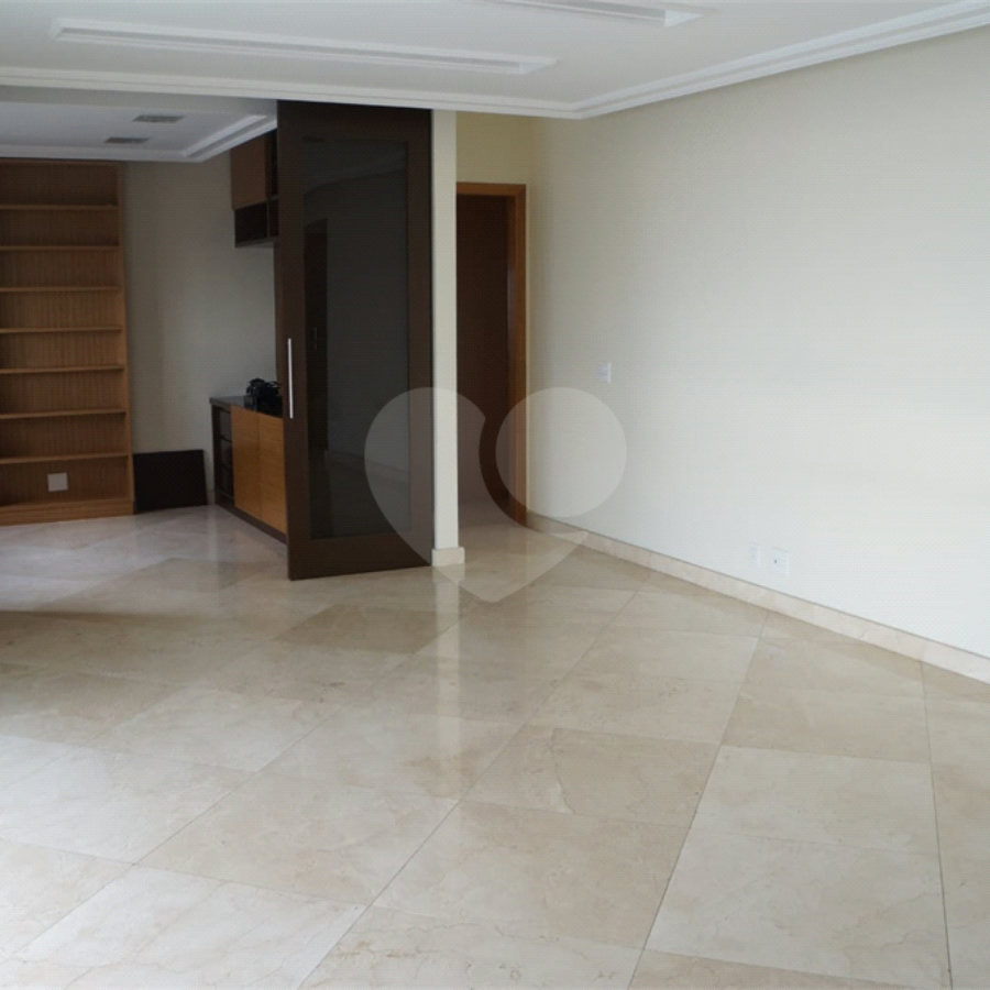 Apartamento de 142m² no Ipiranga com 3 dormitórios, 3 suítes e 3 vagas de garagem.