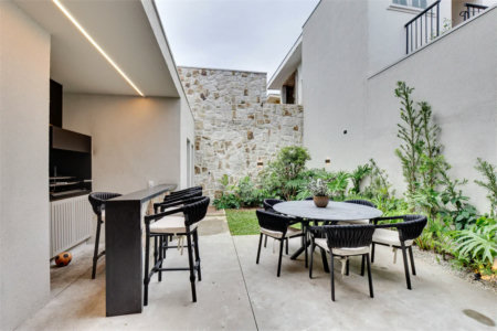 Casa de Vila à venda com 5 quartos, sendo 3 suítes, em Jardim Hípico, São Paulo, SP