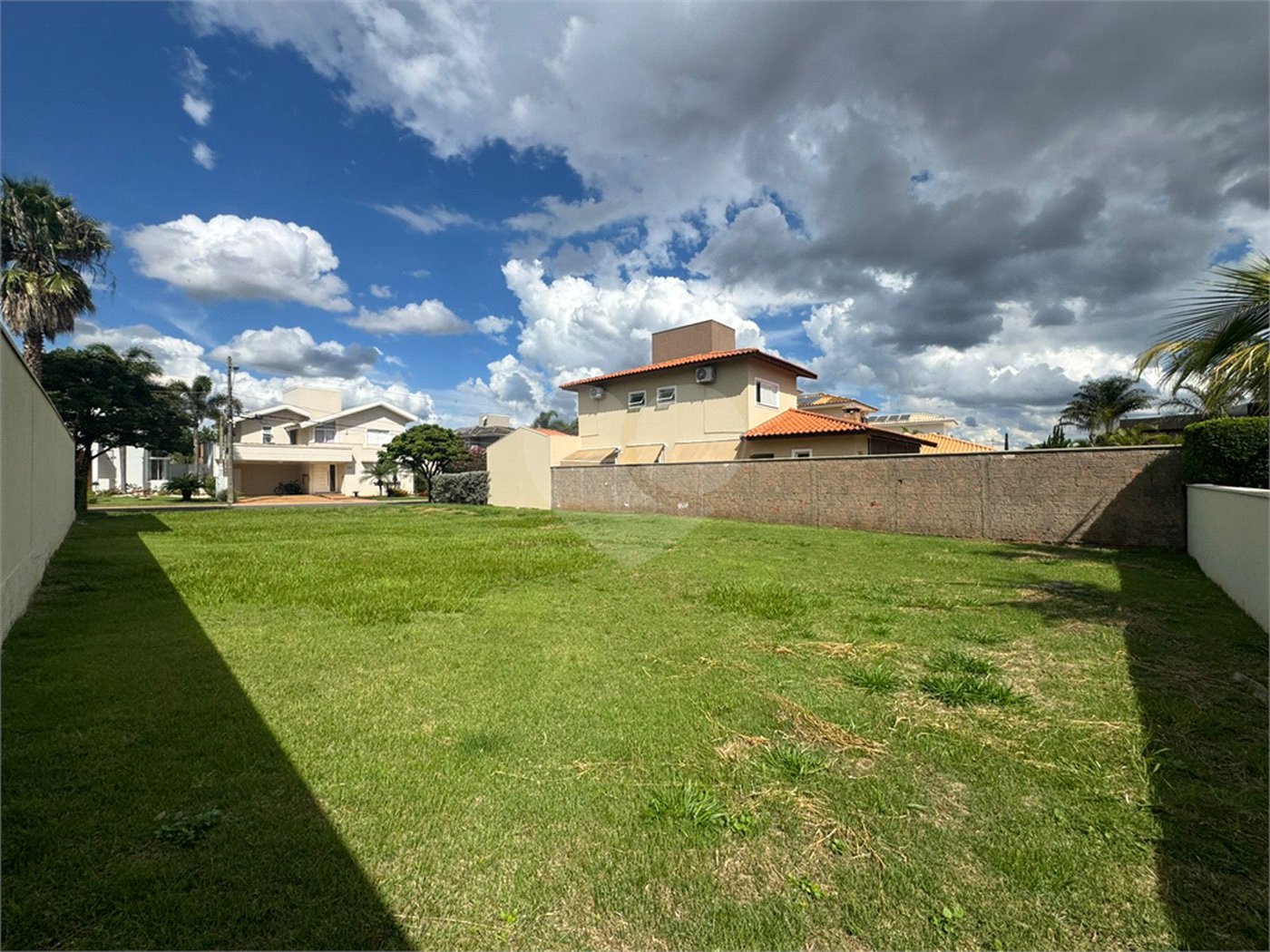 Terreno à venda no condomínio Swiss Park, São Carlos - SP