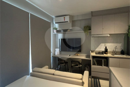 Studio mobiliado em andar alto com lazer completo em Indianópolis