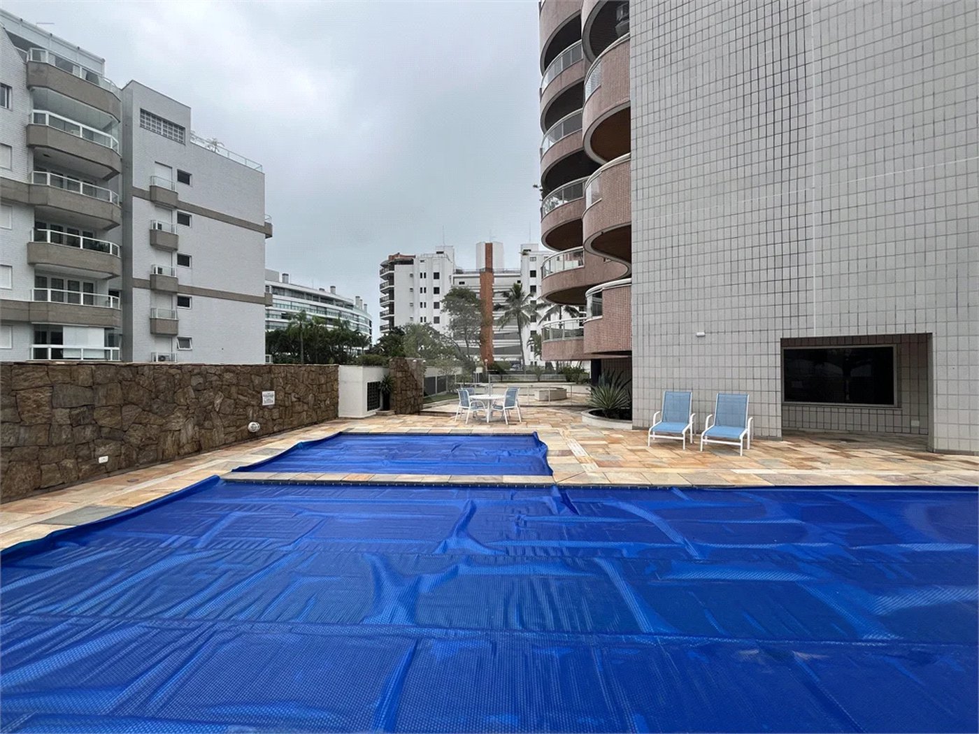 Apartamento à venda com 3 quartos, sendo 1 suíte, em Riviera de São Lourenço, Bertioga, SP