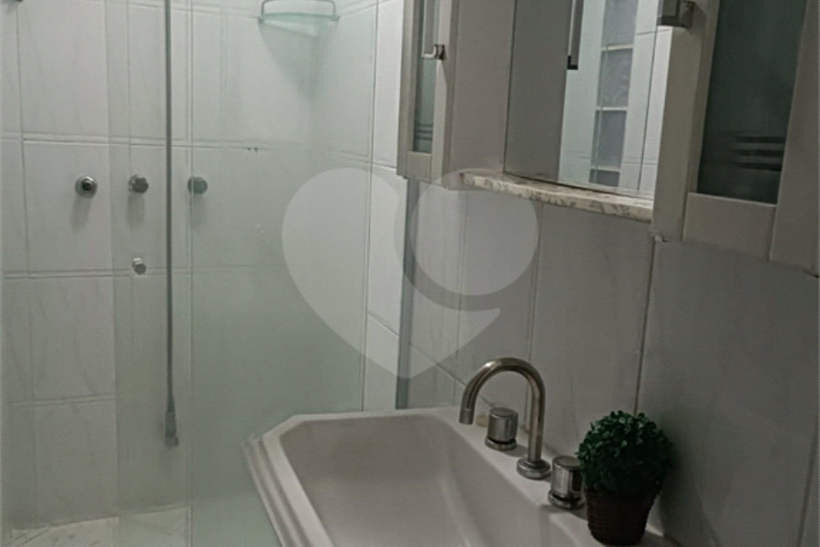 Sobrado com 4 Quartos e 4 banheiros à Venda -337 m² por R$ 850.,000 -- Jardim Vivan,-Jaraguá, São Paulo - SP