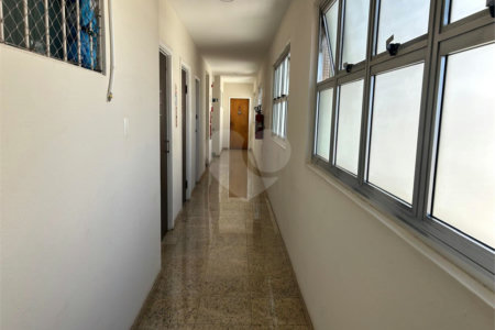 Onde o sossego encontra a praticidade: Seu novo refúgio no Planalto Paulista!Andar alto,vista privilegiada, 2 dormitorios,1 sala,cozinha e banheiro,SEM VAGA.