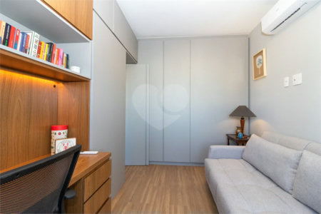 Apartamento de 68m² com 2 Quartos (1 Suíte) e 1 Vaga no Condomínio Downtown - República