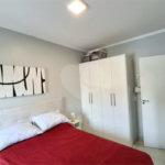 Casa à venda com 3 quartos, sendo 1 suíte, no condomínio Vila Arnoni, São Paulo - SP