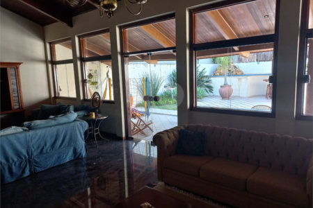 Casa Térrea na XV de Novembro .