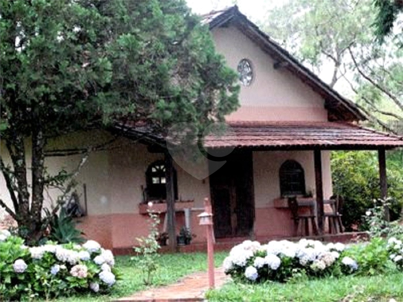 Spa Rural Chácara das Rosas à venda, a apenas 3 km do centro.